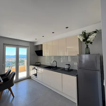 Apartment Iva *
