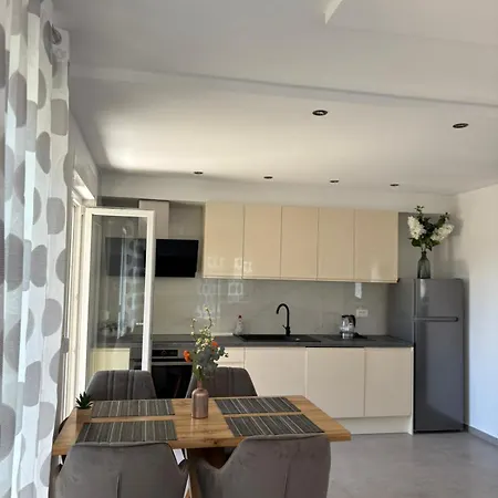 Iva Apartment *